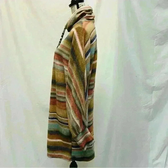 BUCKETLIST | Tops | Bucketlist French Terry Knit Colorblock Sweater Size Small - Picture 7 of 11